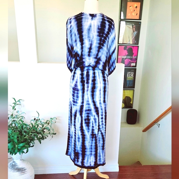 TORRID Blue Tie-Dye Tie Front Gauze Kaftan 1X/2X - Picture 8 of 14